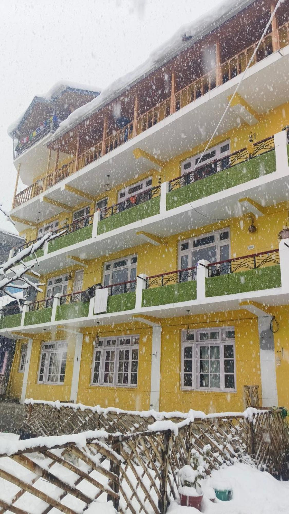 The Homstel Manali Hostel Exterior photo