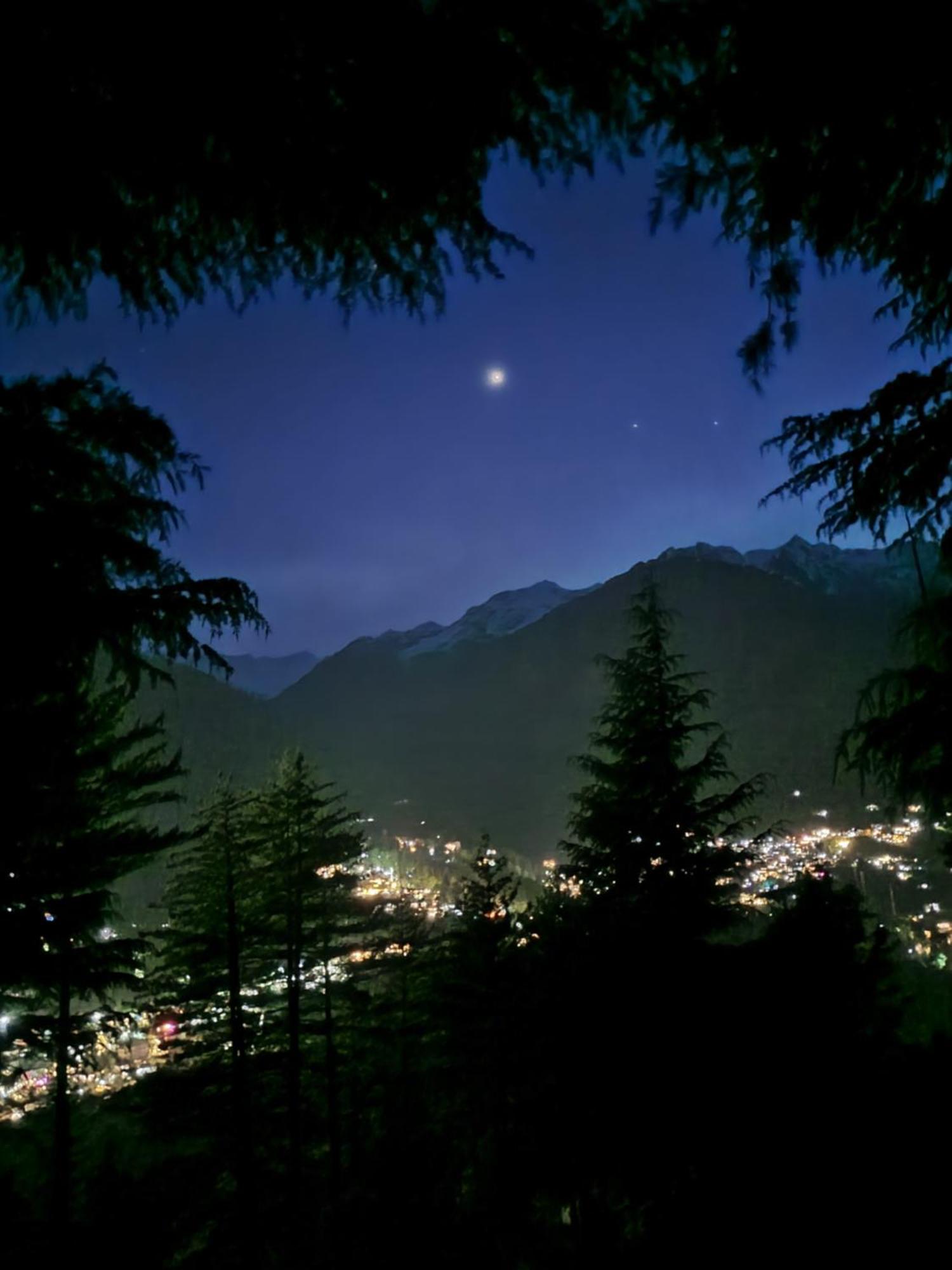 The Homstel Manali Hostel Exterior photo